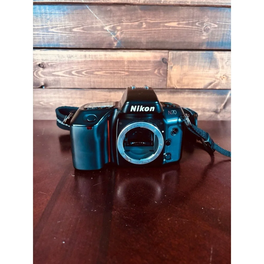 Nikon N70 35mm Film SLR Nikon AF Nikkor 35-80mm Lens Untested Includes Bag